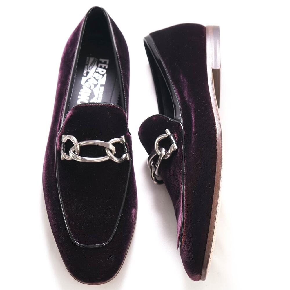 $700 SALVATORE FERRAGAMO - *BOY 2 * Chain Bit Velvet Logo Loafer - 7 EE US